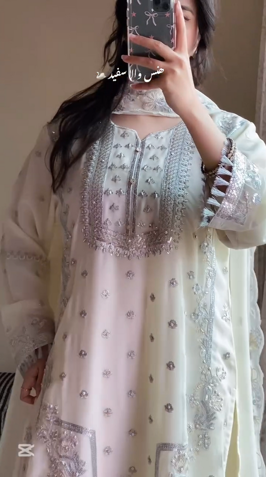 New CreamWhite Elegant Suit